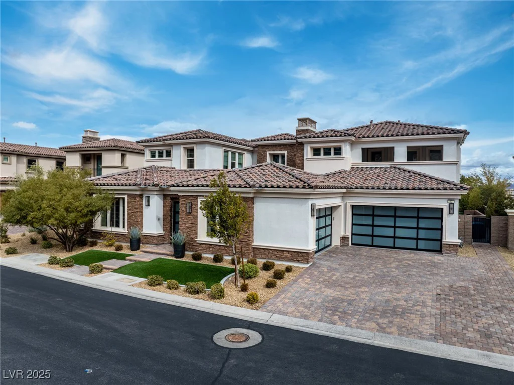12 Olympia Chase, Las Vegas, NV 89141