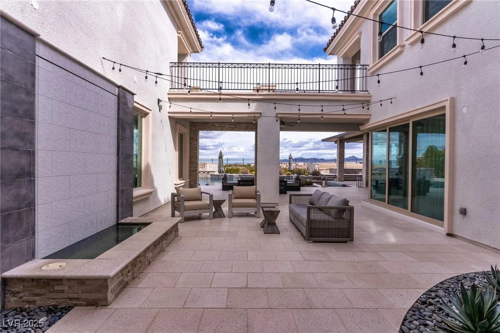 12 Olympia Chase, Las Vegas, NV 89141