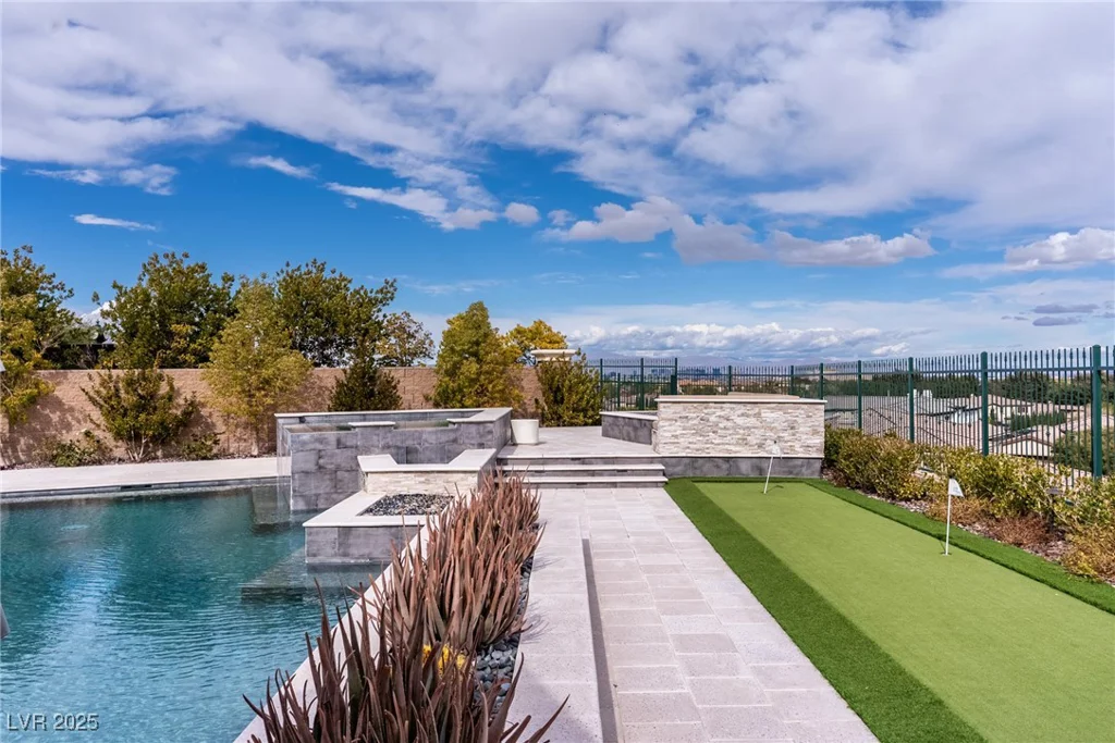 12 Olympia Chase, Las Vegas, NV 89141