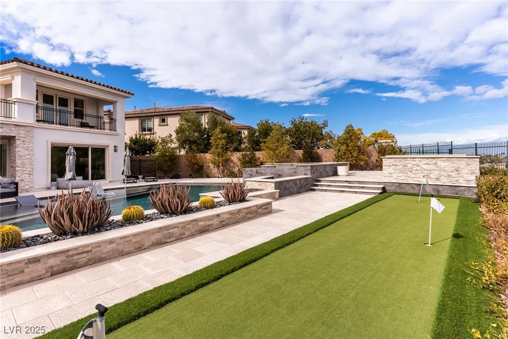 12 Olympia Chase, Las Vegas, NV 89141