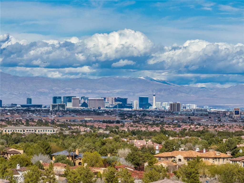 12 Olympia Chase, Las Vegas, NV 89141