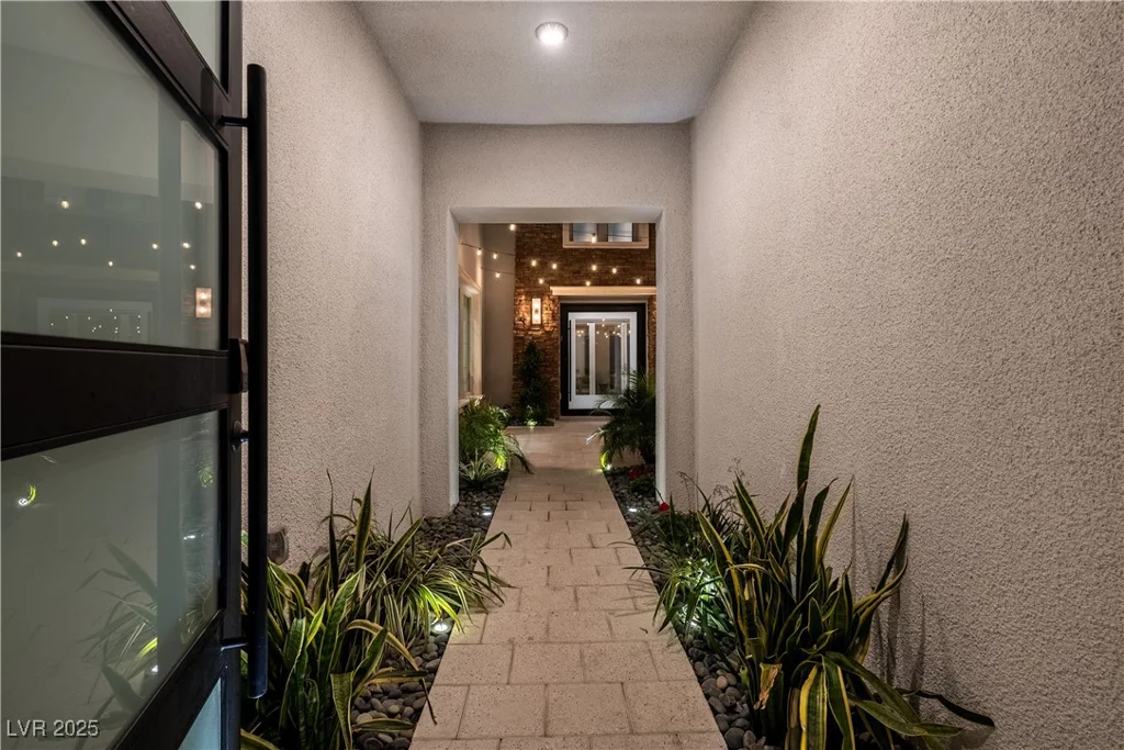 12 Olympia Chase, Las Vegas, NV 89141