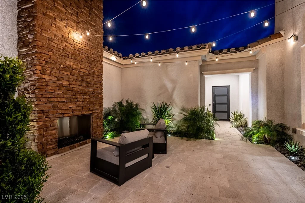 12 Olympia Chase, Las Vegas, NV 89141