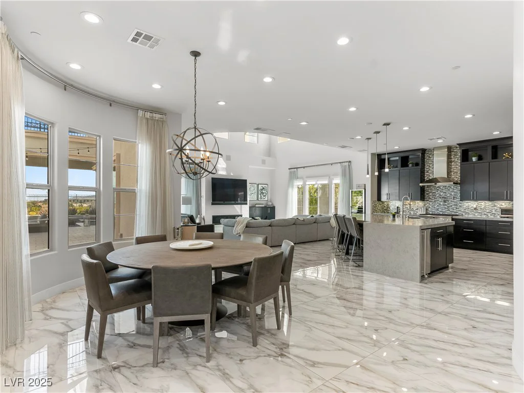 12 Olympia Chase, Las Vegas, NV 89141