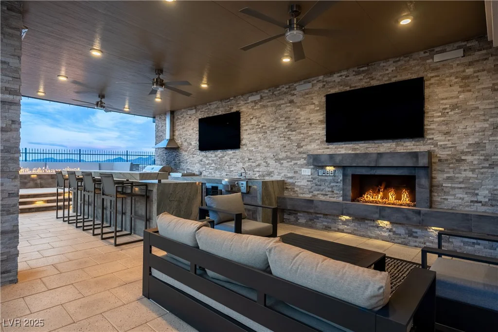 12 Olympia Chase, Las Vegas, NV 89141