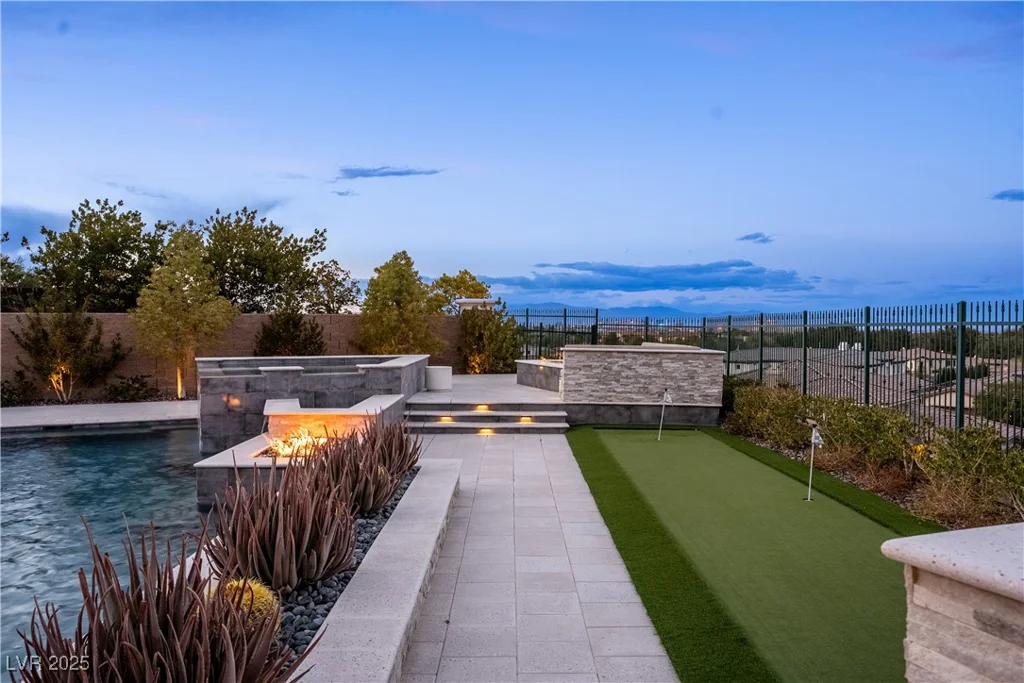 12 Olympia Chase, Las Vegas, NV 89141