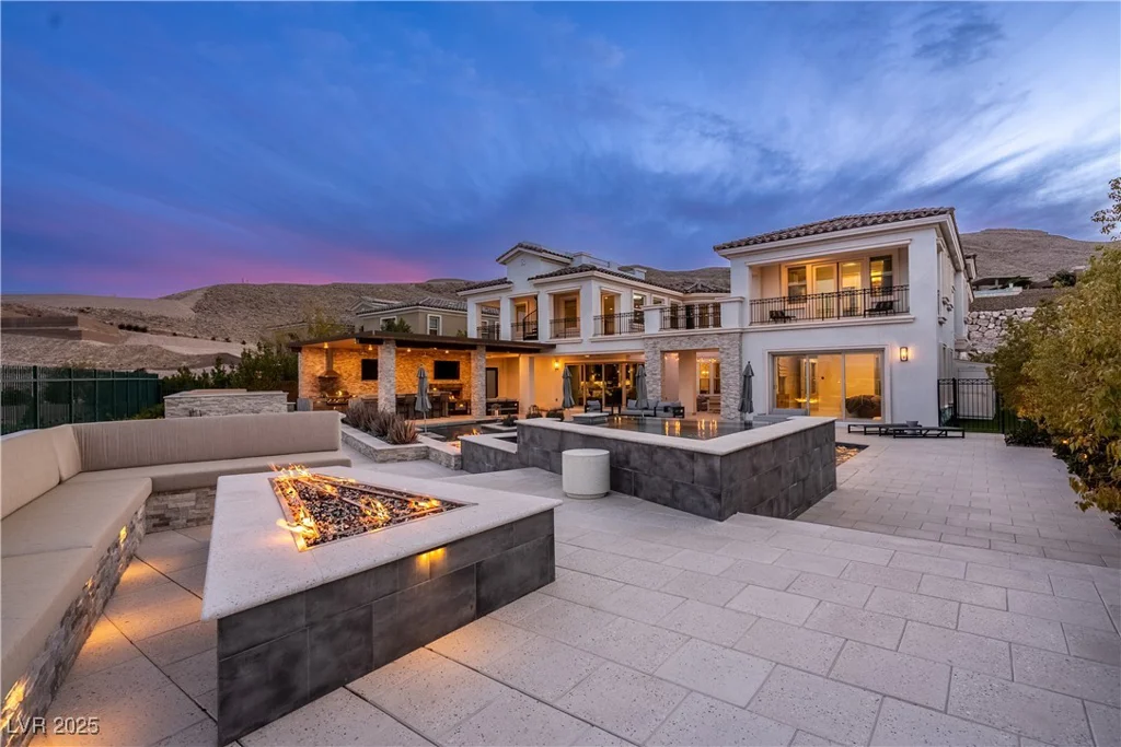 12 Olympia Chase, Las Vegas, NV 89141