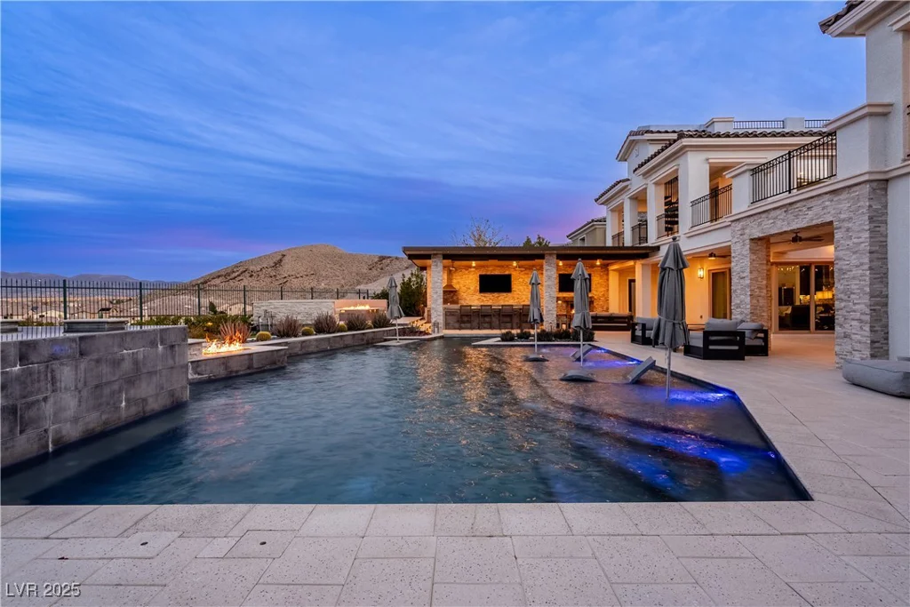 12 Olympia Chase, Las Vegas, NV 89141
