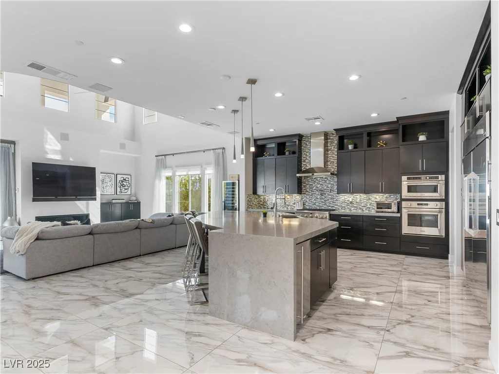 12 Olympia Chase, Las Vegas, NV 89141