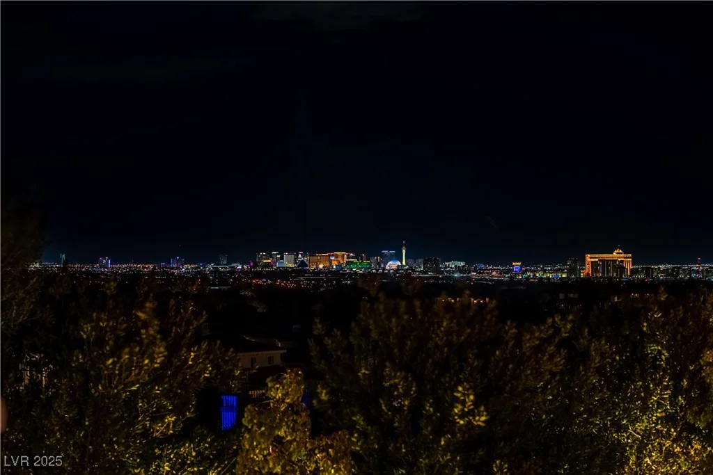 12 Olympia Chase, Las Vegas, NV 89141