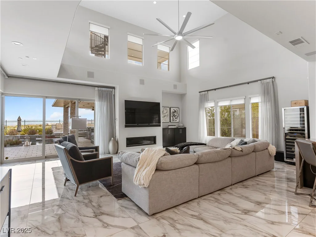 12 Olympia Chase, Las Vegas, NV 89141