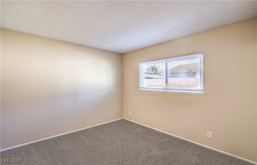 3963 Redwood, Las Vegas, NV 89103