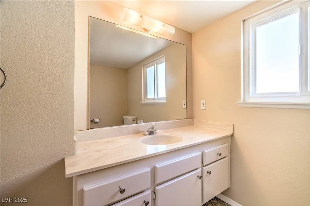3963 Redwood, Las Vegas, NV 89103