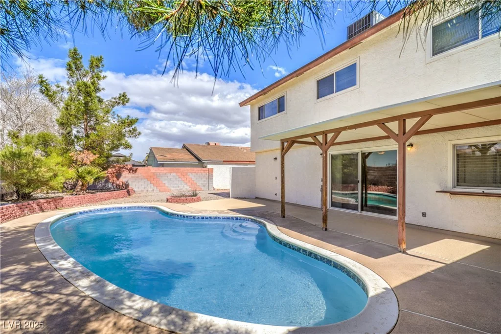 3963 Redwood, Las Vegas, NV 89103