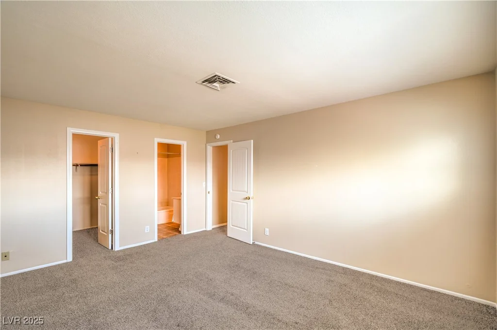 3963 Redwood, Las Vegas, NV 89103