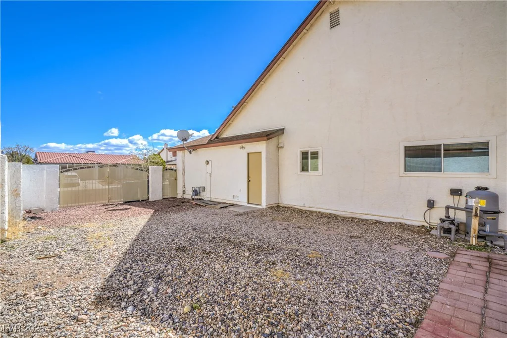 3963 Redwood, Las Vegas, NV 89103