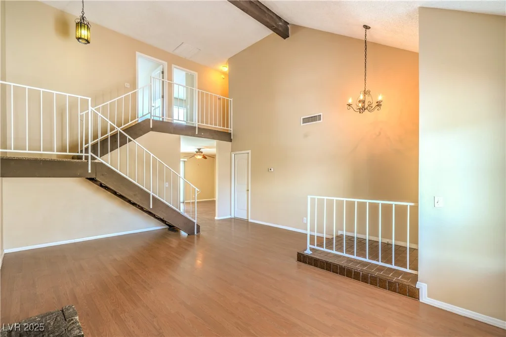 3963 Redwood, Las Vegas, NV 89103
