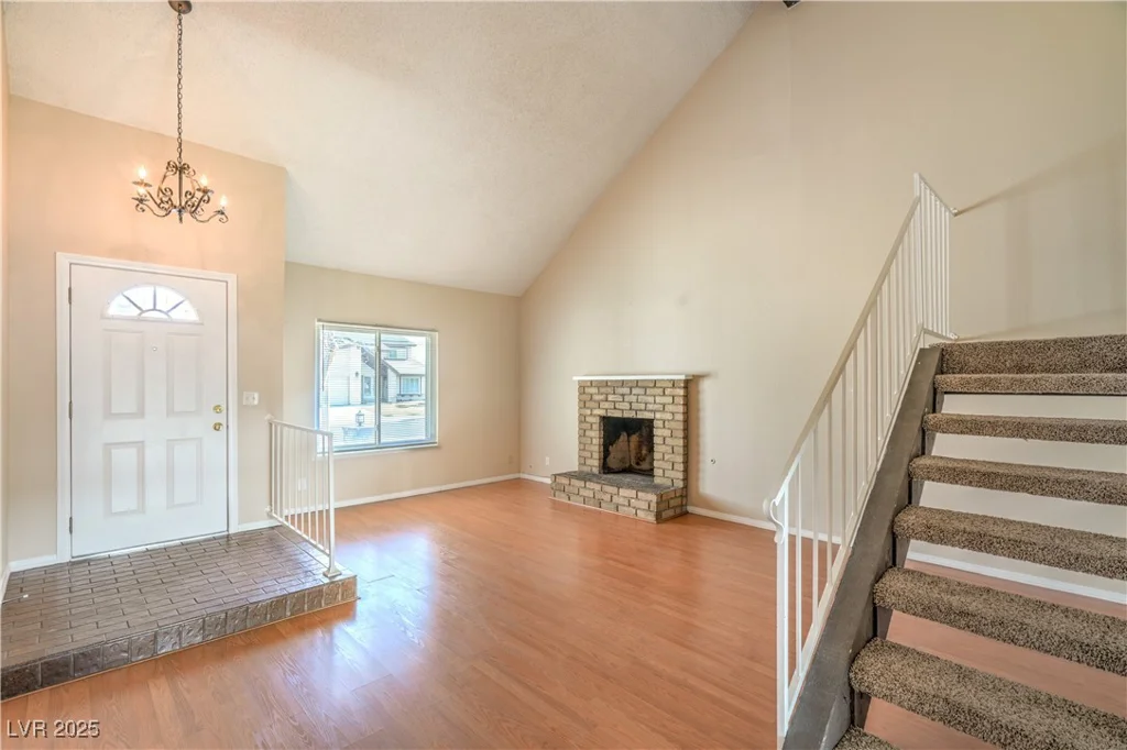 3963 Redwood, Las Vegas, NV 89103