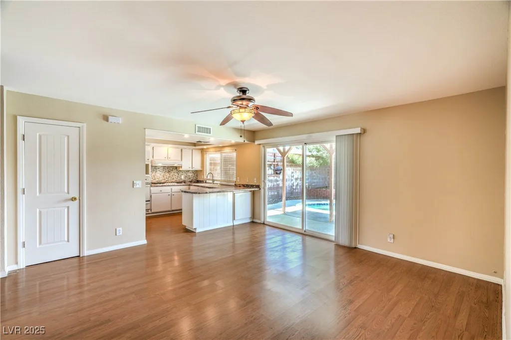 3963 Redwood, Las Vegas, NV 89103