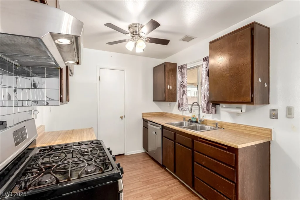 4360 Wendy, Las Vegas, NV 89115