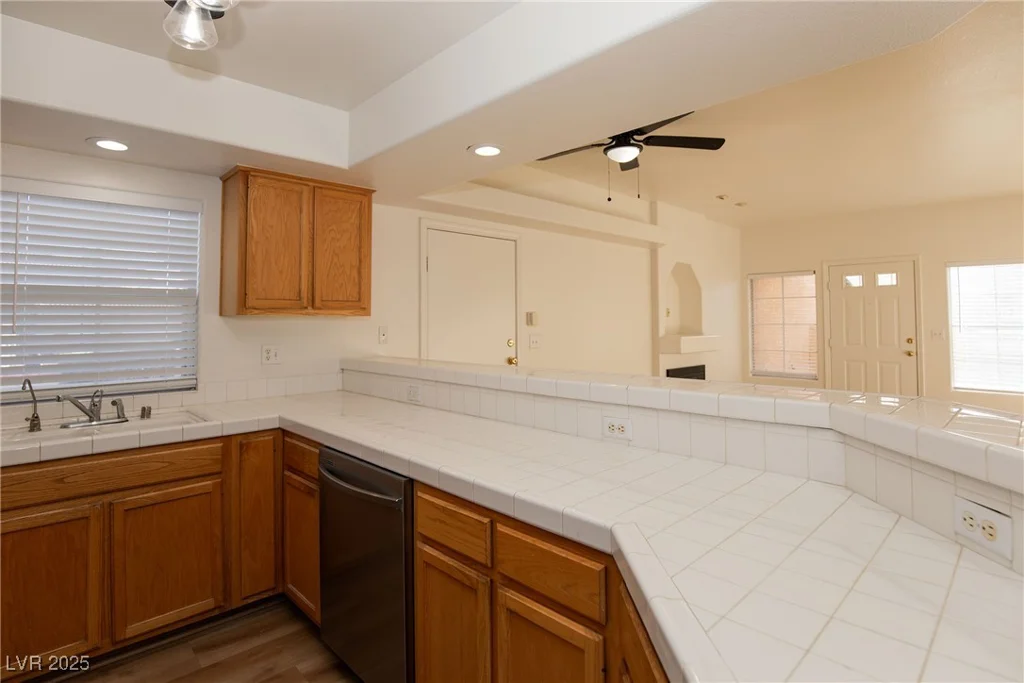 6700 Amarinta, Las Vegas, NV 89108