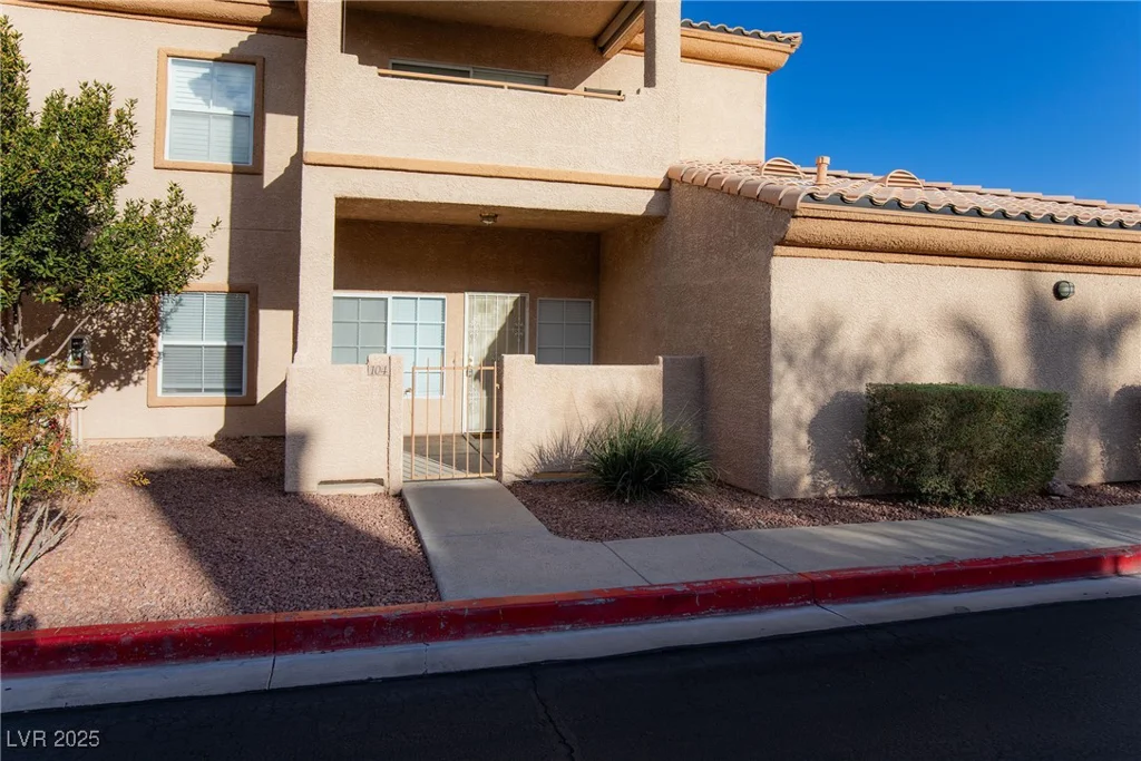 6700 Amarinta, Las Vegas, NV 89108