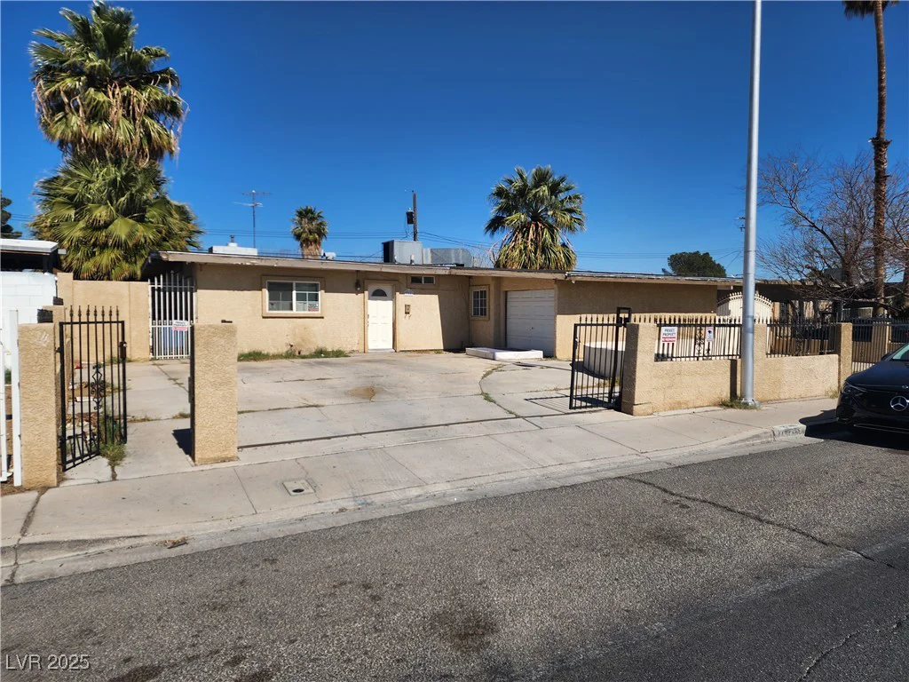 2746 Owens, North Las Vegas, NV 89030