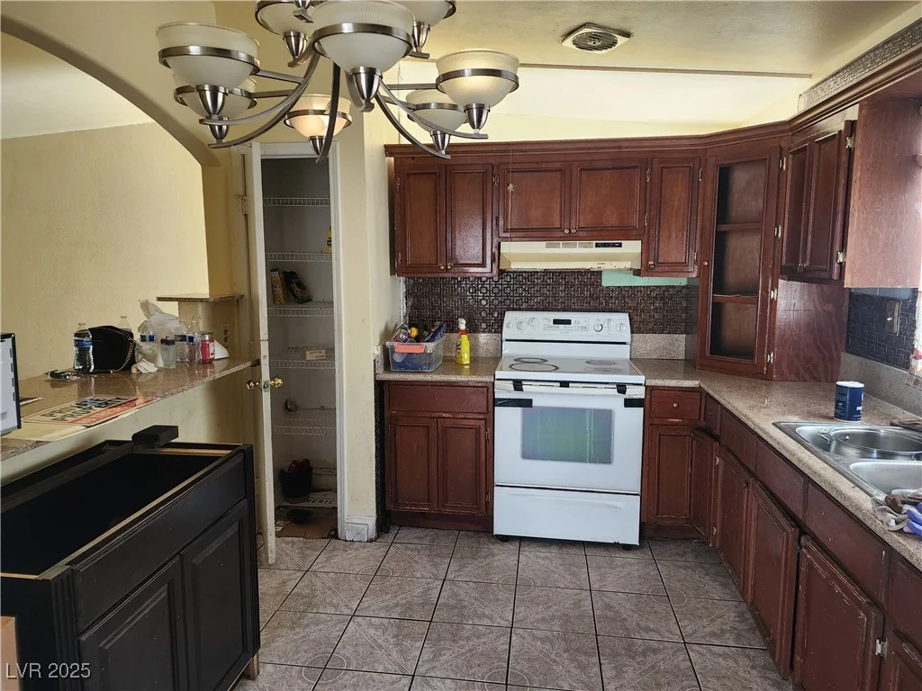 2746 Owens, North Las Vegas, NV 89030