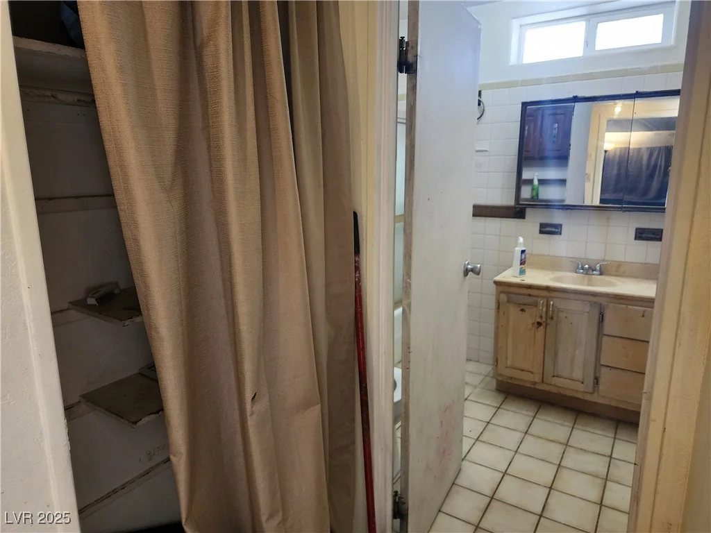 2746 Owens, North Las Vegas, NV 89030
