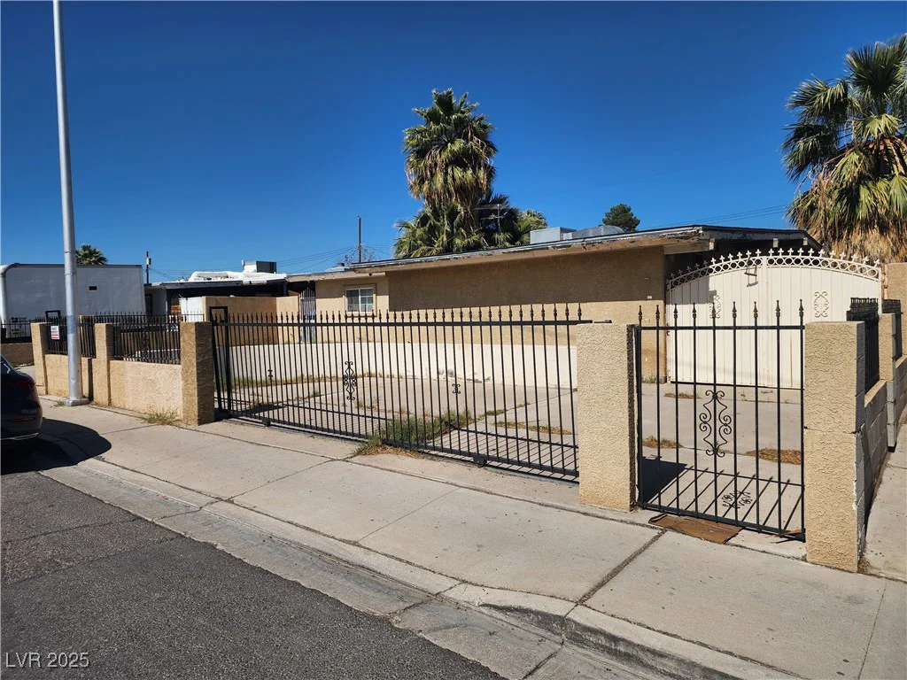 2746 Owens, North Las Vegas, NV 89030