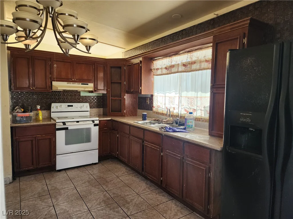 2746 Owens, North Las Vegas, NV 89030
