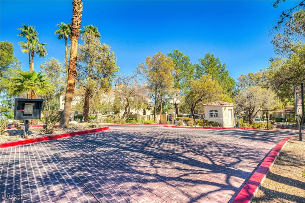 8408 Running Deer, Las Vegas, NV 89145