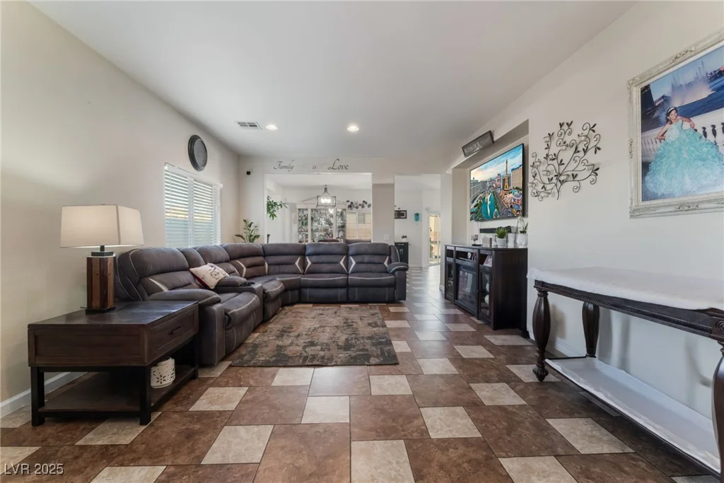 6552 Casamar, North Las Vegas, NV 89086