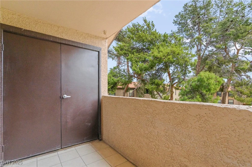 2451 Rainbow, Las Vegas, NV 89108