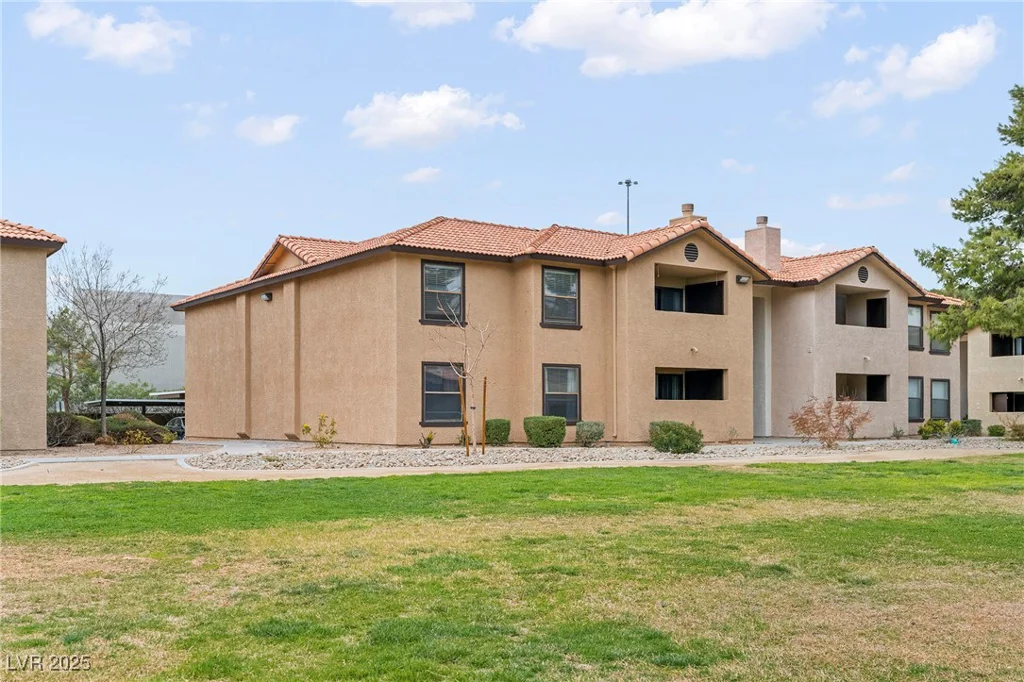 2451 Rainbow, Las Vegas, NV 89108
