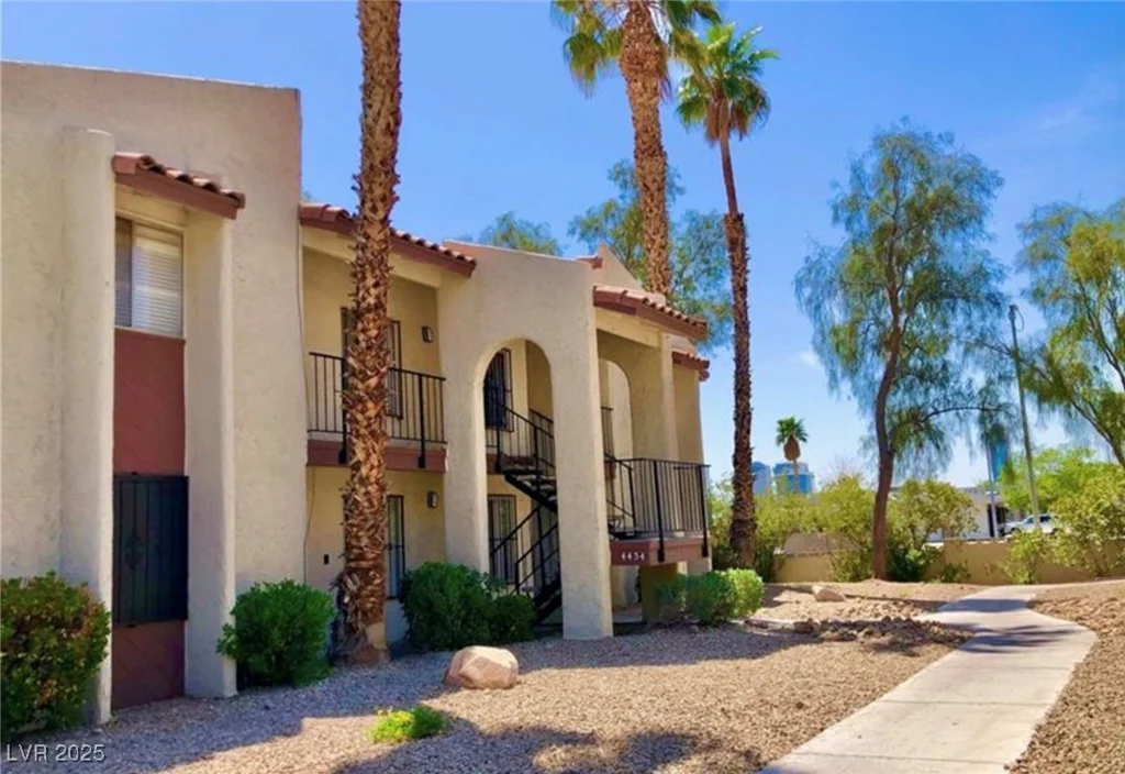 4454 Desert Inn, Las Vegas, NV 89102