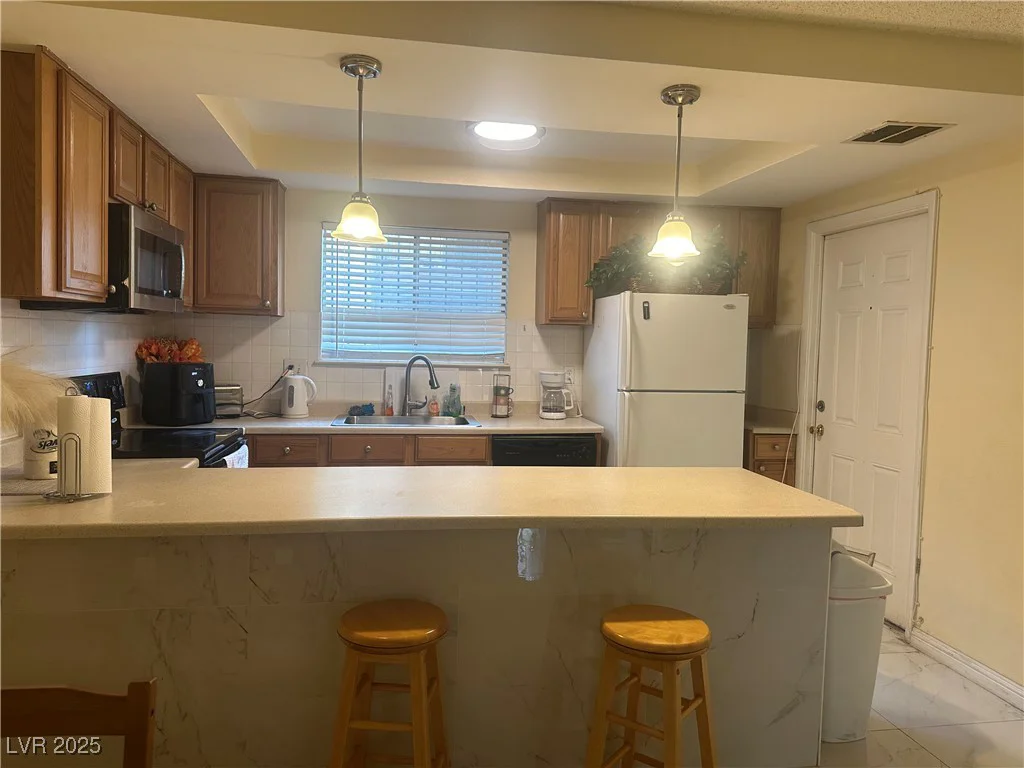 4454 Desert Inn, Las Vegas, NV 89102