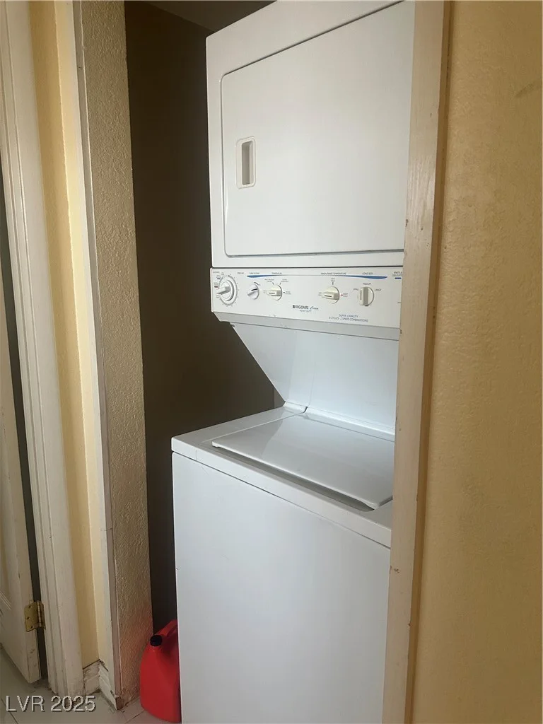 4454 Desert Inn, Las Vegas, NV 89102
