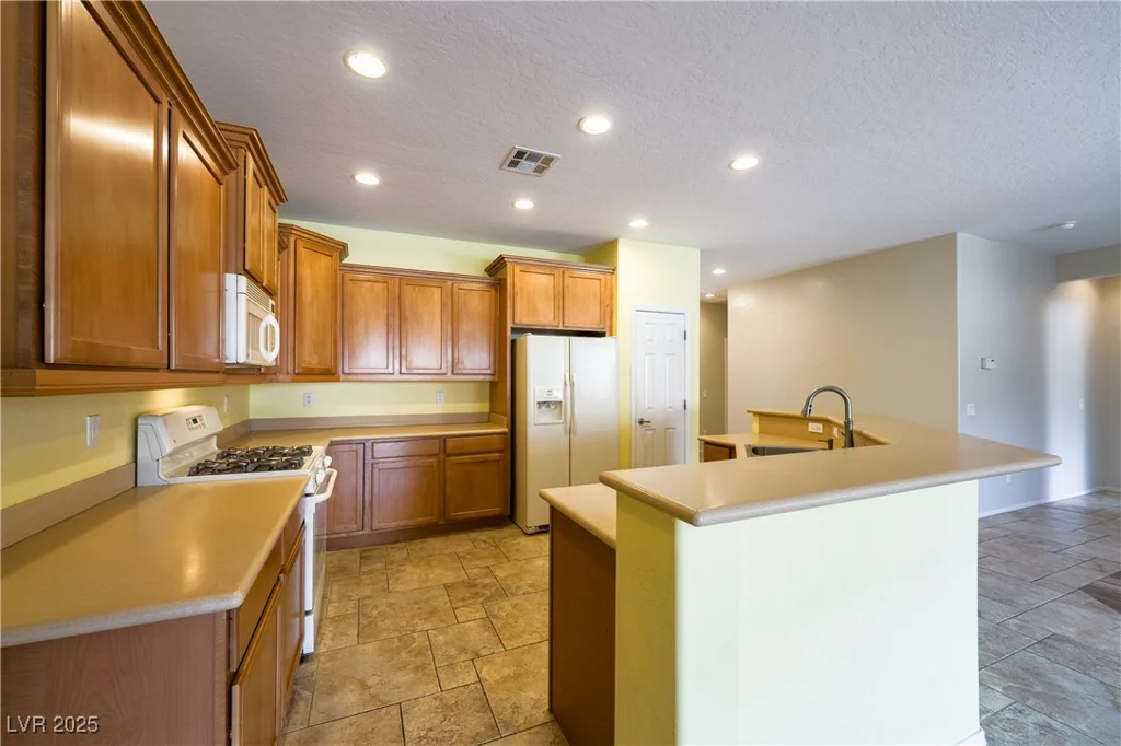 5944 Saddle Horse, Las Vegas, NV 89122