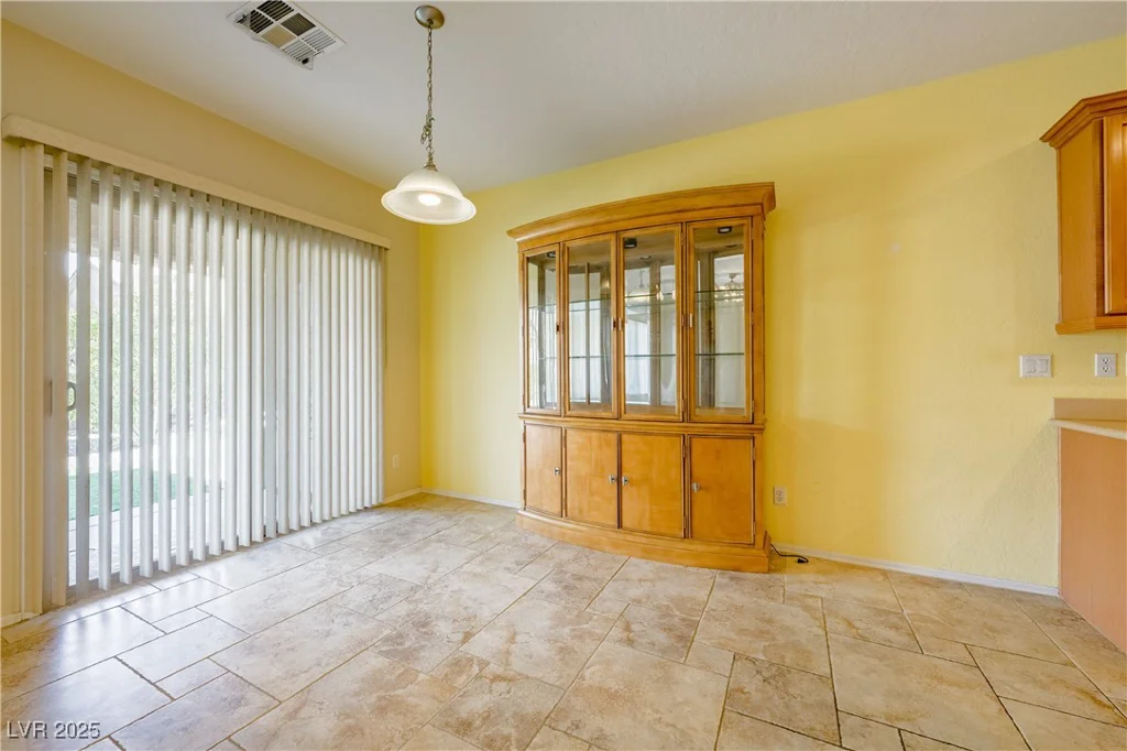 5944 Saddle Horse, Las Vegas, NV 89122