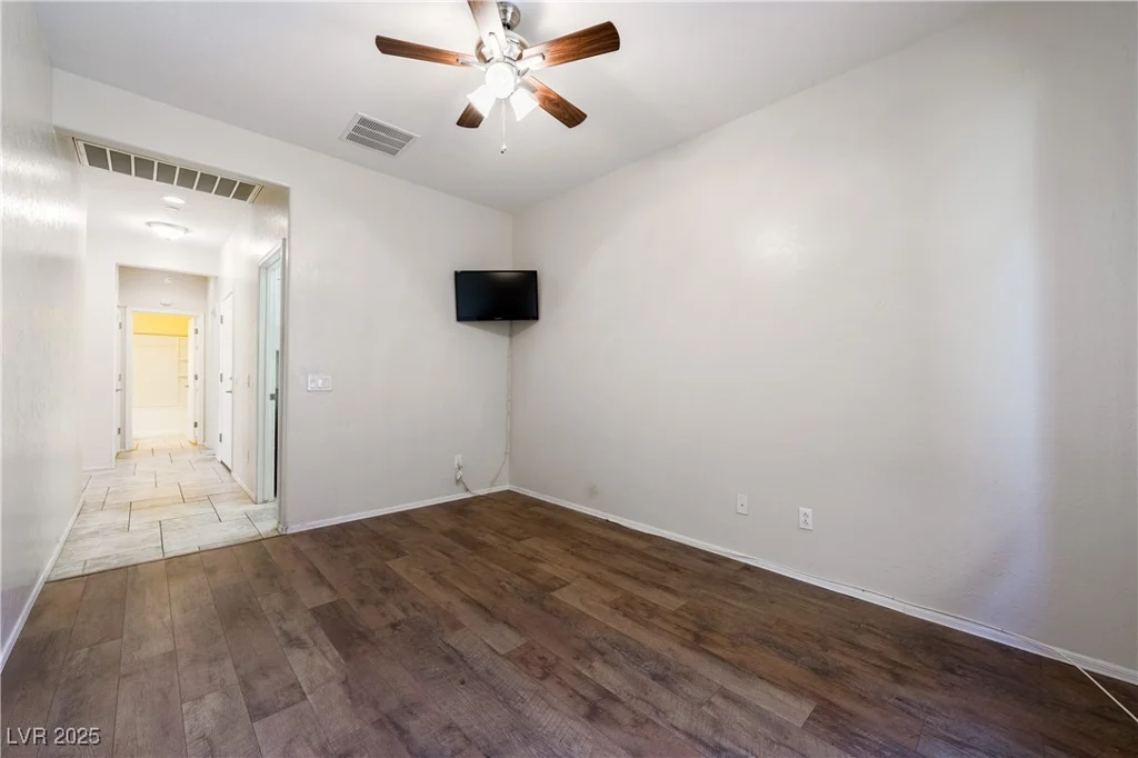 5944 Saddle Horse, Las Vegas, NV 89122