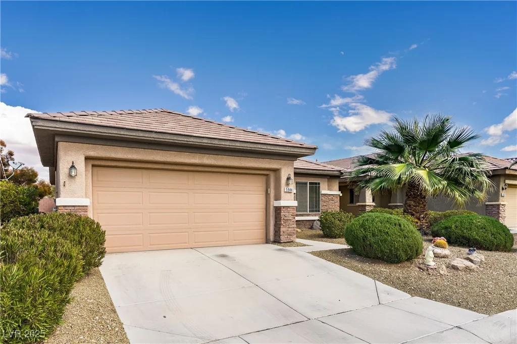 5944 Saddle Horse, Las Vegas, NV 89122