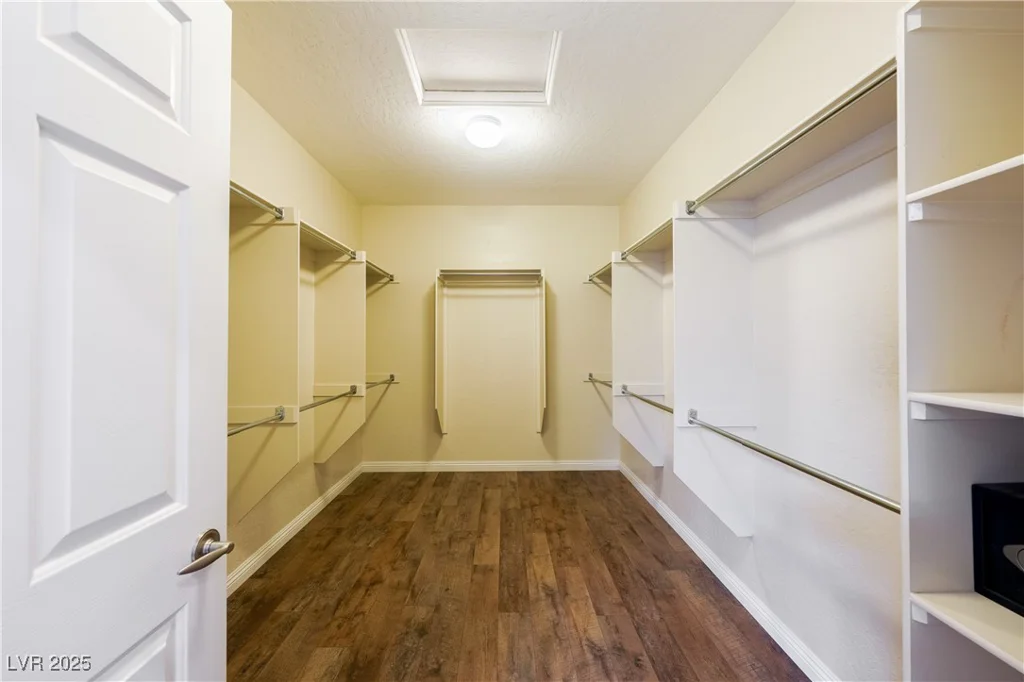 5944 Saddle Horse, Las Vegas, NV 89122