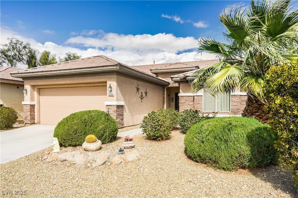 5944 Saddle Horse, Las Vegas, NV 89122