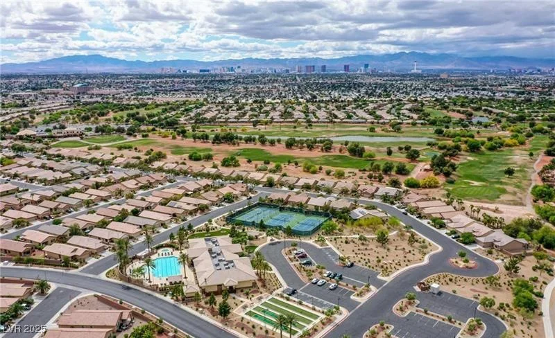 5944 Saddle Horse, Las Vegas, NV 89122