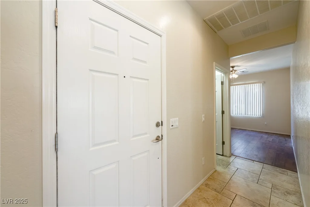 5944 Saddle Horse, Las Vegas, NV 89122