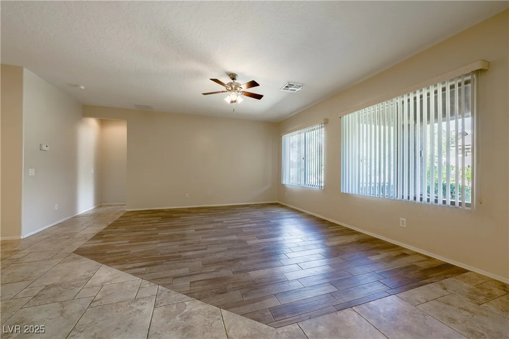 5944 Saddle Horse, Las Vegas, NV 89122