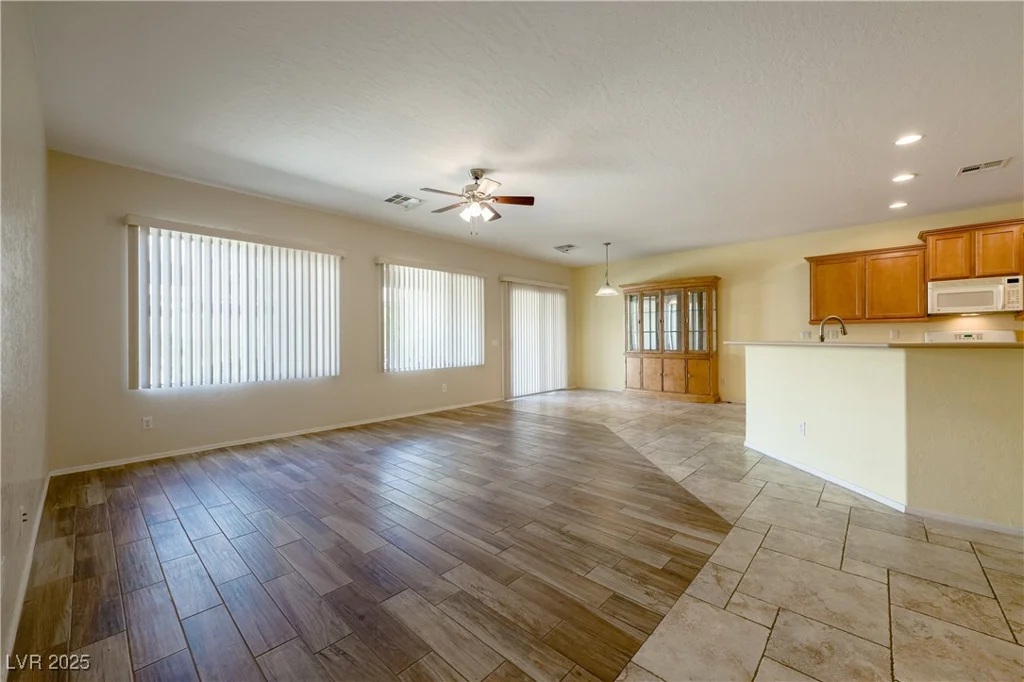 5944 Saddle Horse, Las Vegas, NV 89122