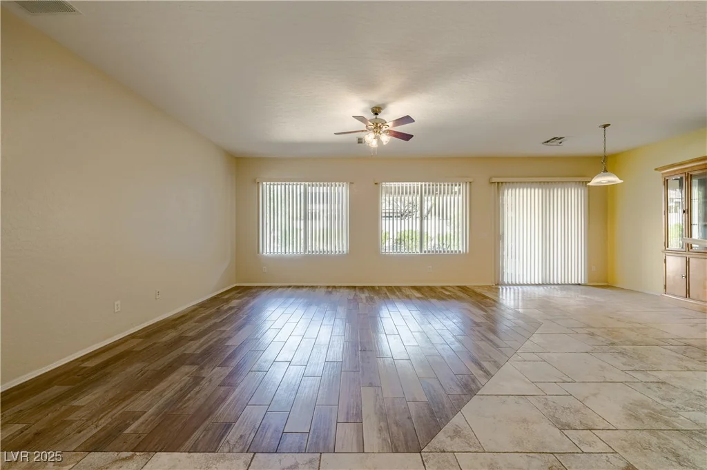 5944 Saddle Horse, Las Vegas, NV 89122
