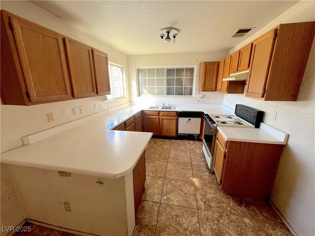 2228 Saint Paul, Las Vegas, NV 89104